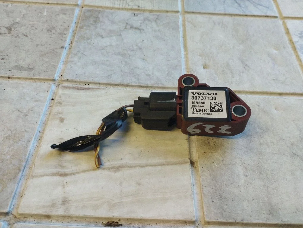 Airbag deployment crash/impact sensor 30737138