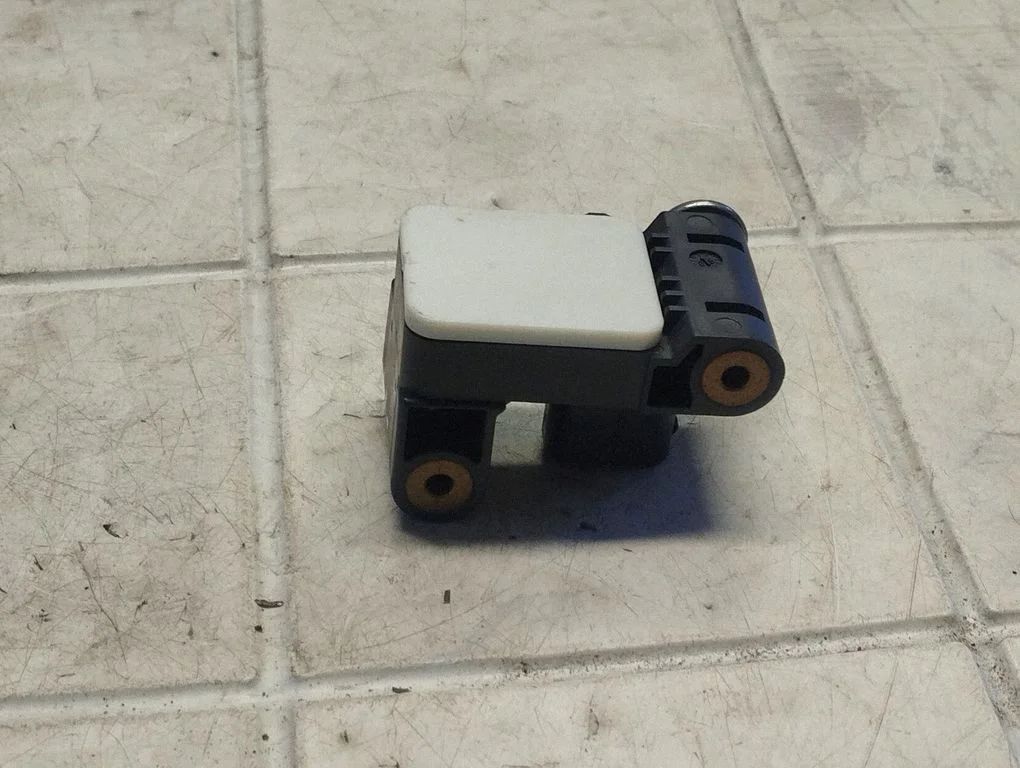 Drošības spilvenu trieciena sensors 6911003