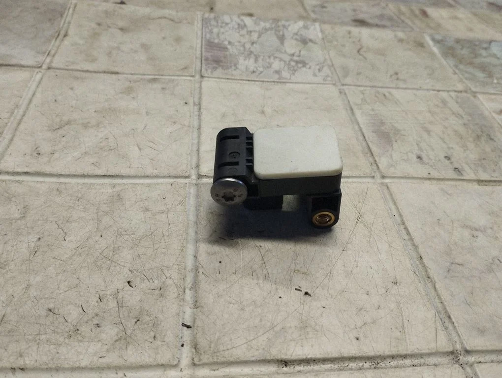 Drošības spilvenu trieciena sensors 6911003