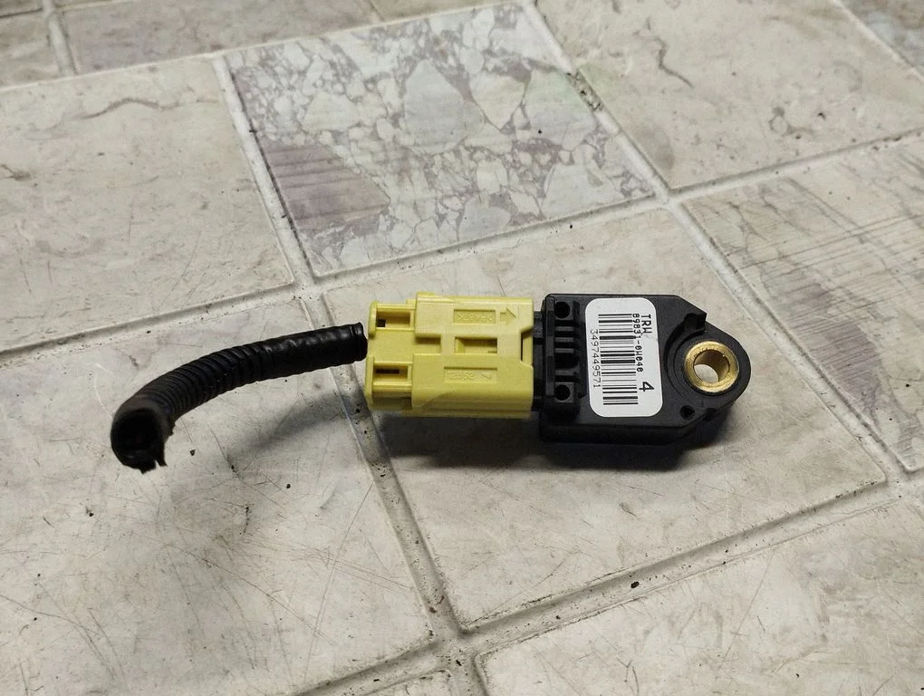 Turvapadja löögiandur 898310W040
