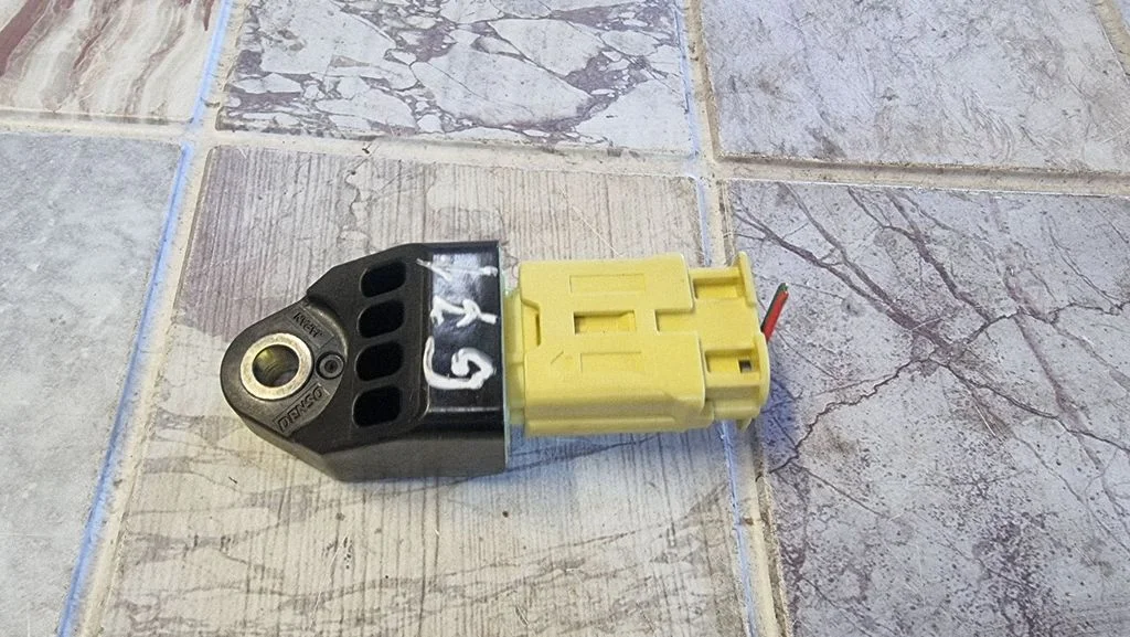 Drošības spilvenu trieciena sensors 8983133020