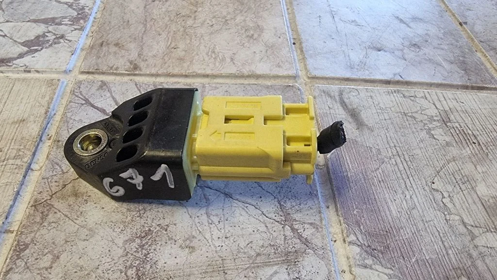 Drošības spilvenu trieciena sensors 8983133020
