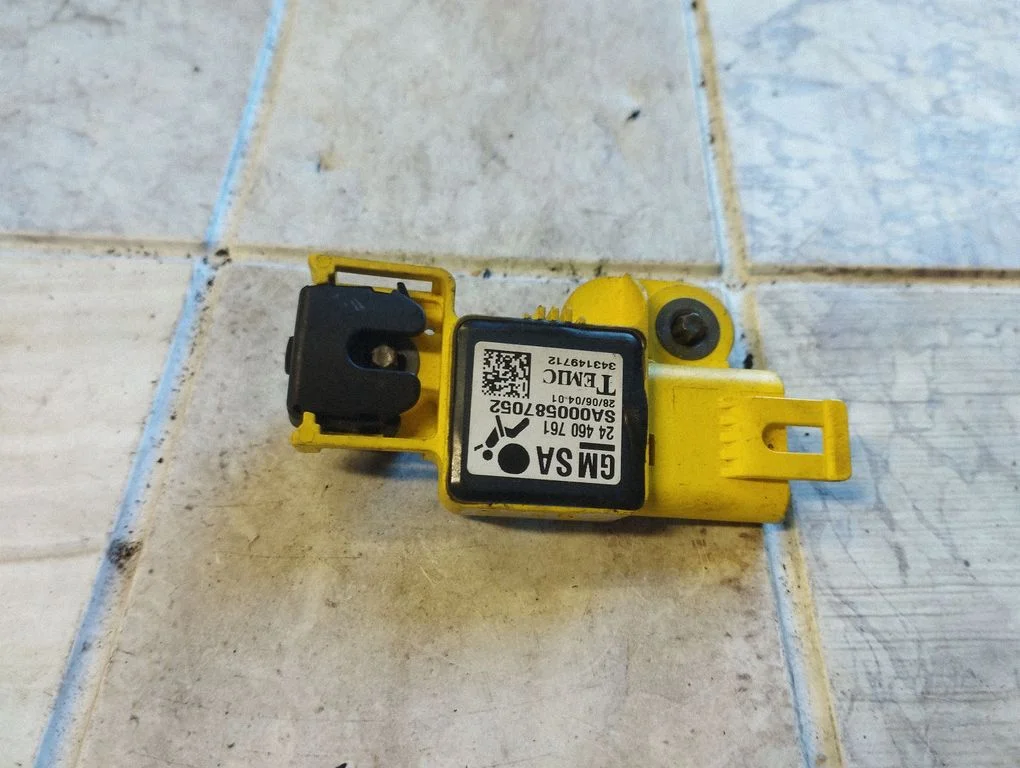 Drošības spilvenu trieciena sensors – Opel Astra H (2004-2012)