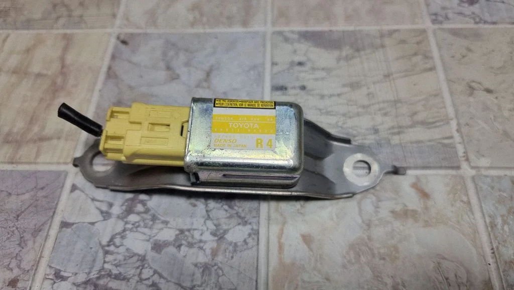 Airbag deployment crash/impact sensor 8983347030