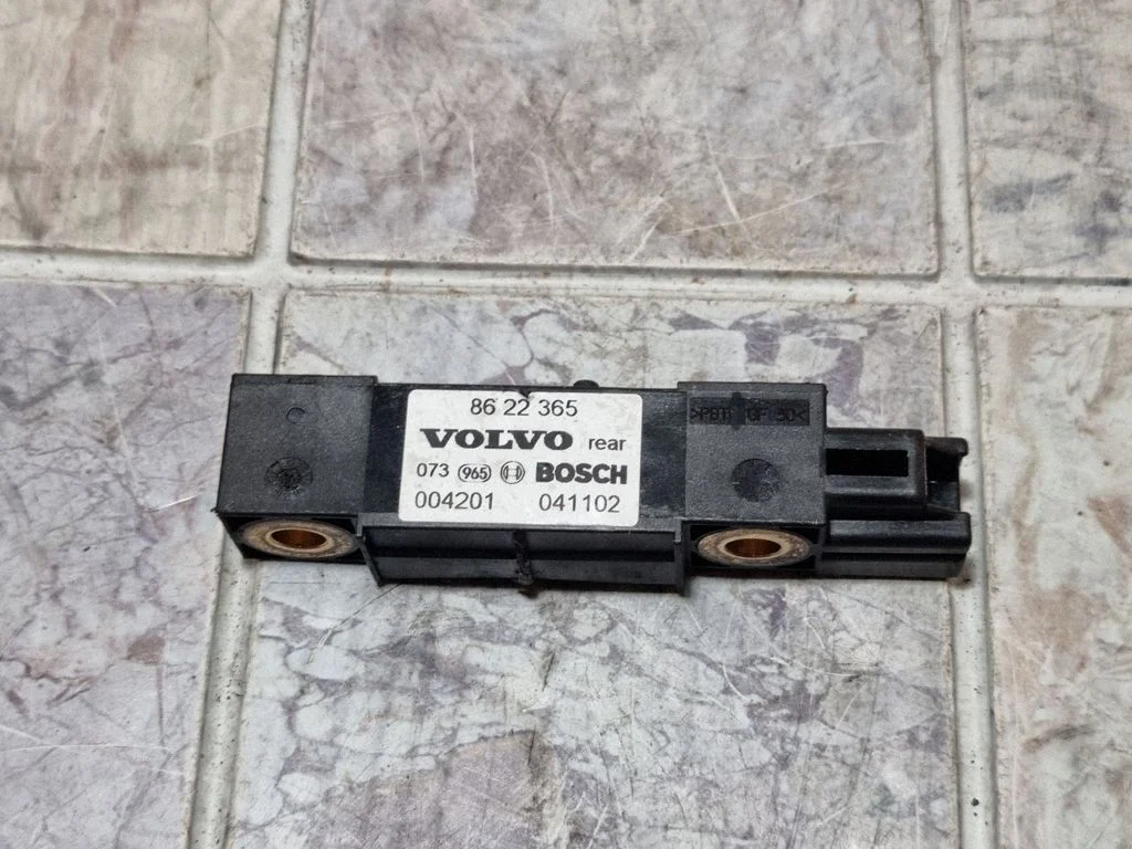 Airbag deployment crash/impact sensor 8622365