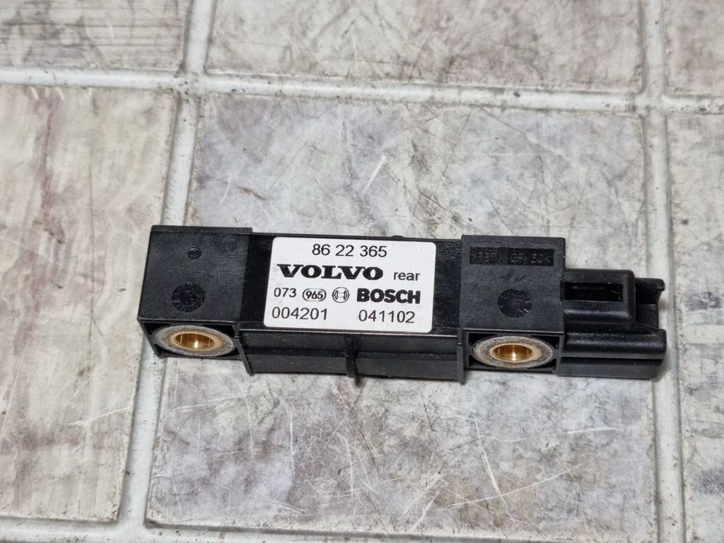 Airbag deployment crash/impact sensor 8622365