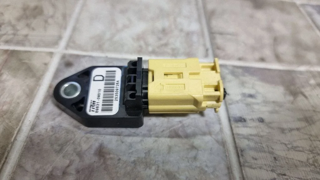 Airbag deployment crash/impact sensor 898310W010