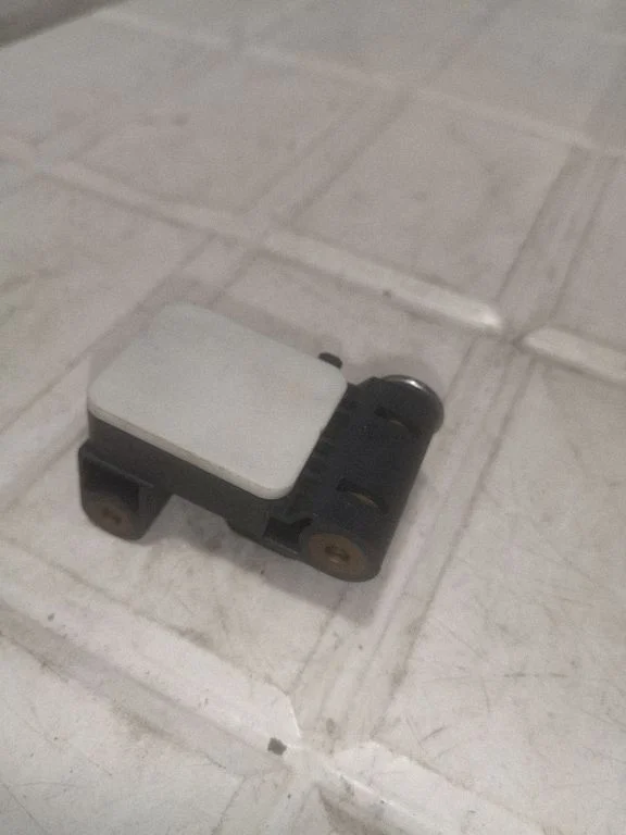 Drošības spilvenu trieciena sensors 6911003