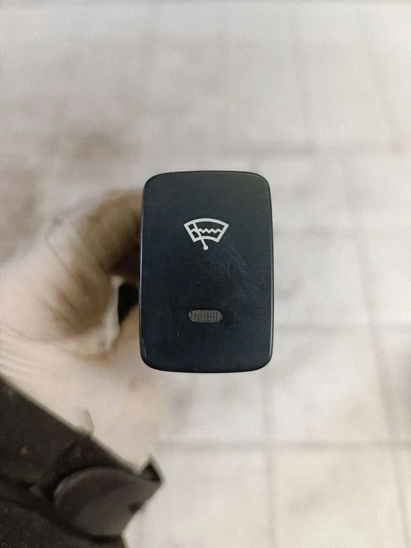Windscreen/window heater switch 937202E001