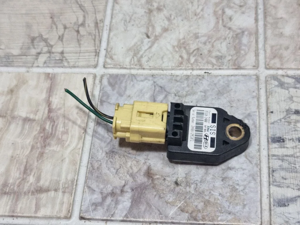 Drošības spilvenu trieciena sensors – KIA Ceed (2006-2012)