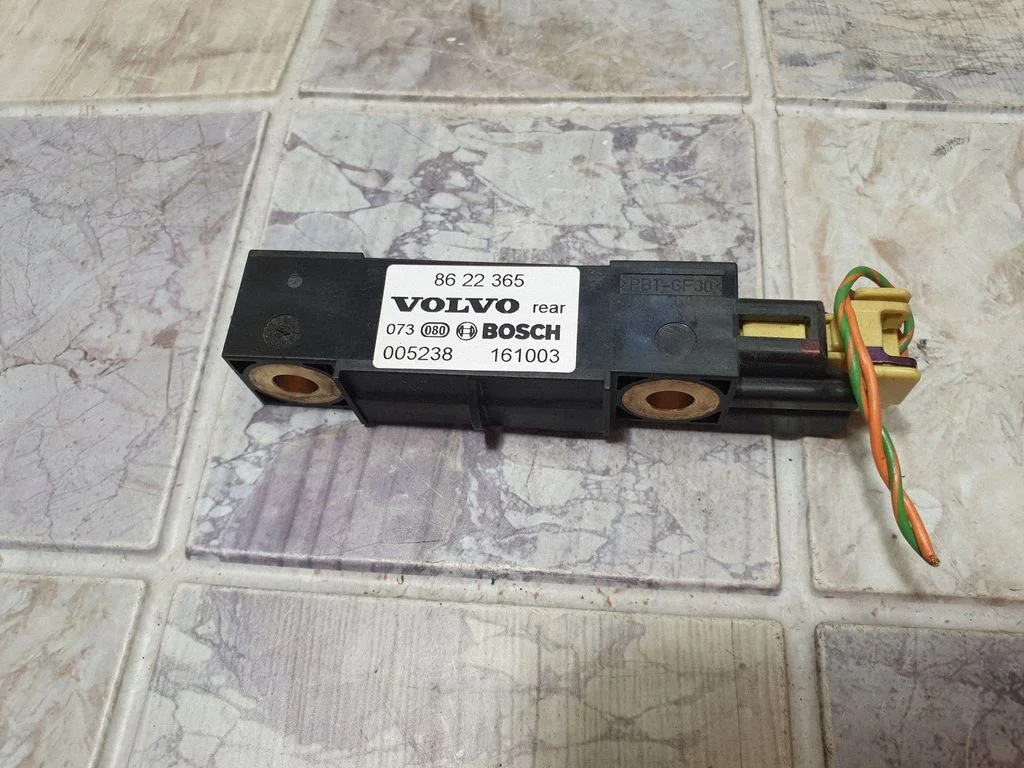 Airbag deployment crash/impact sensor 8622365