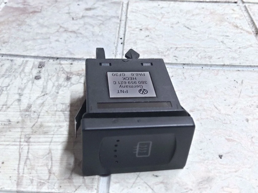 Stikla apsildes slēdzis 3B0959621C