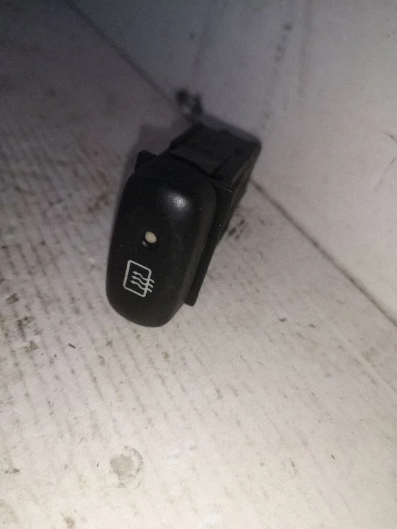 Przełącznik ogrzewania szyby MR0313