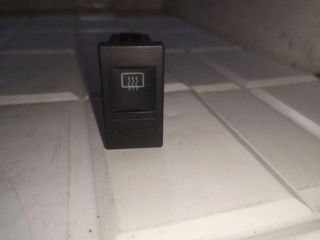 Stikla apsildes slēdzis 6K0959561B