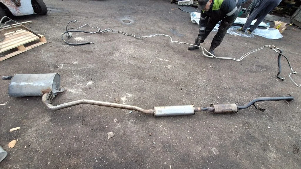 Muffler/silencer – Toyota Avensis T220 (2000-2003)