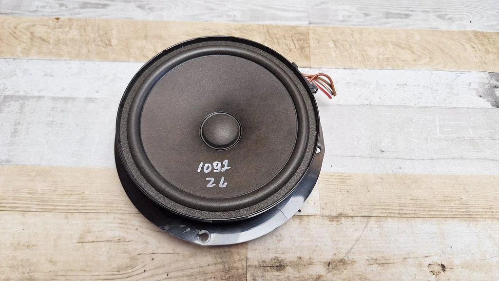Rear door speaker – Volkswagen Jetta V (2005-2010)