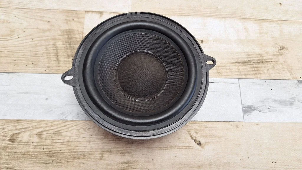 Rear door speaker – rear right