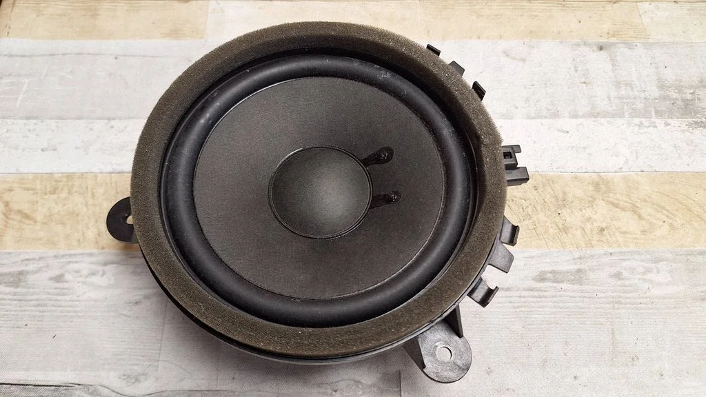 Rear door speaker 30657445