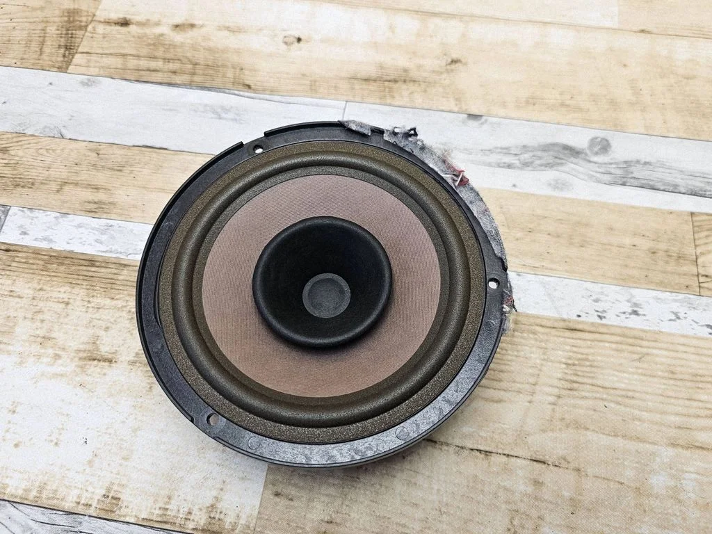 Rear door speaker 93240743