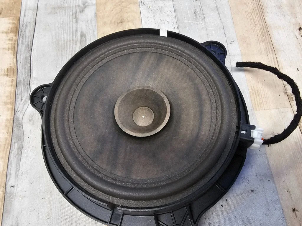 Rear door speaker 281569U00A