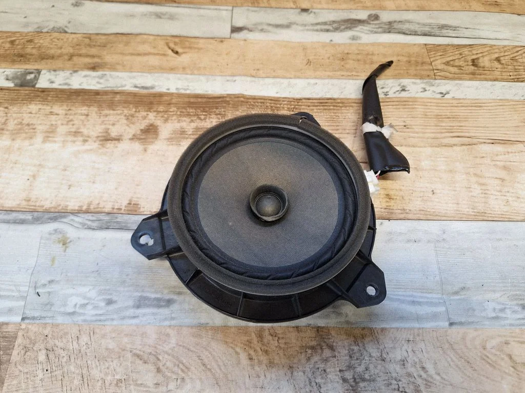 Rear door speaker – Toyota Yaris (2006-2011)