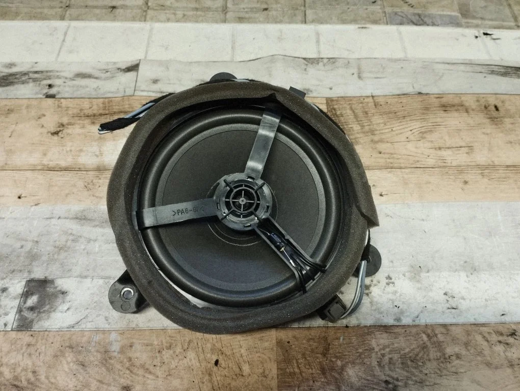 Rear door speaker 30797138