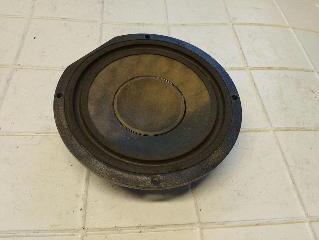 Rear door speaker – rear right