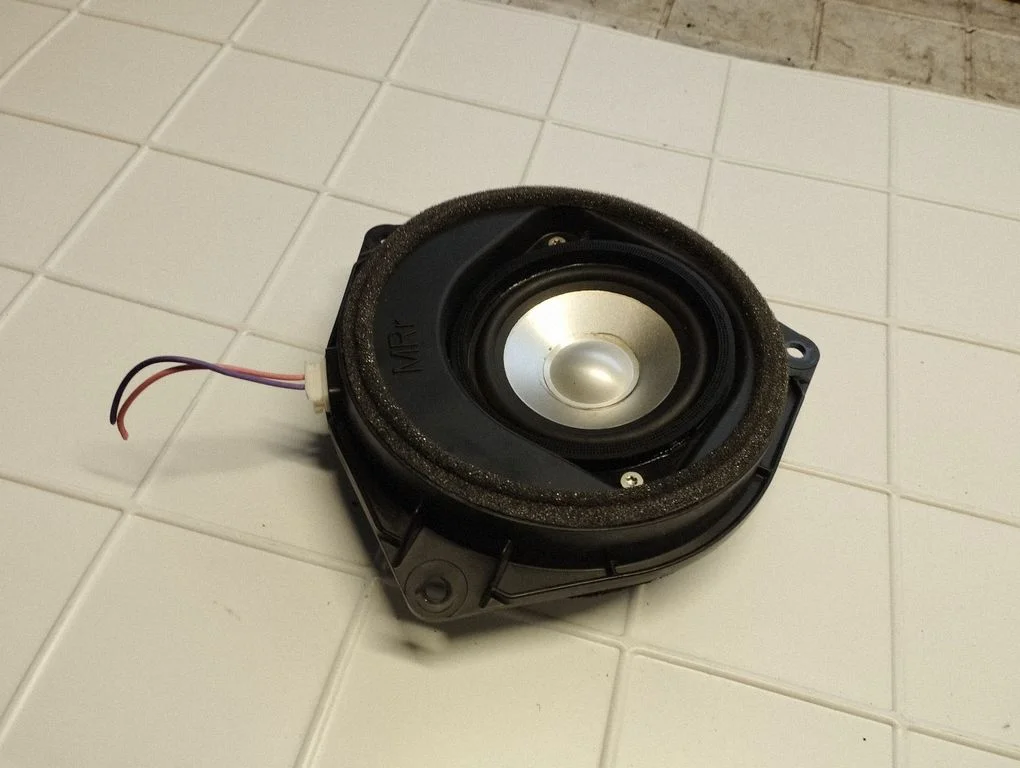 Rear door speaker 86160OF90
