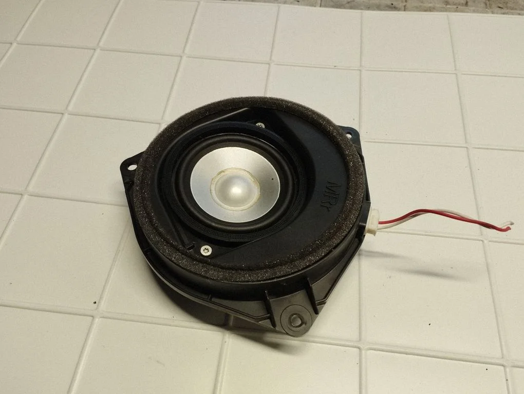 Rear door speaker 86160OF90