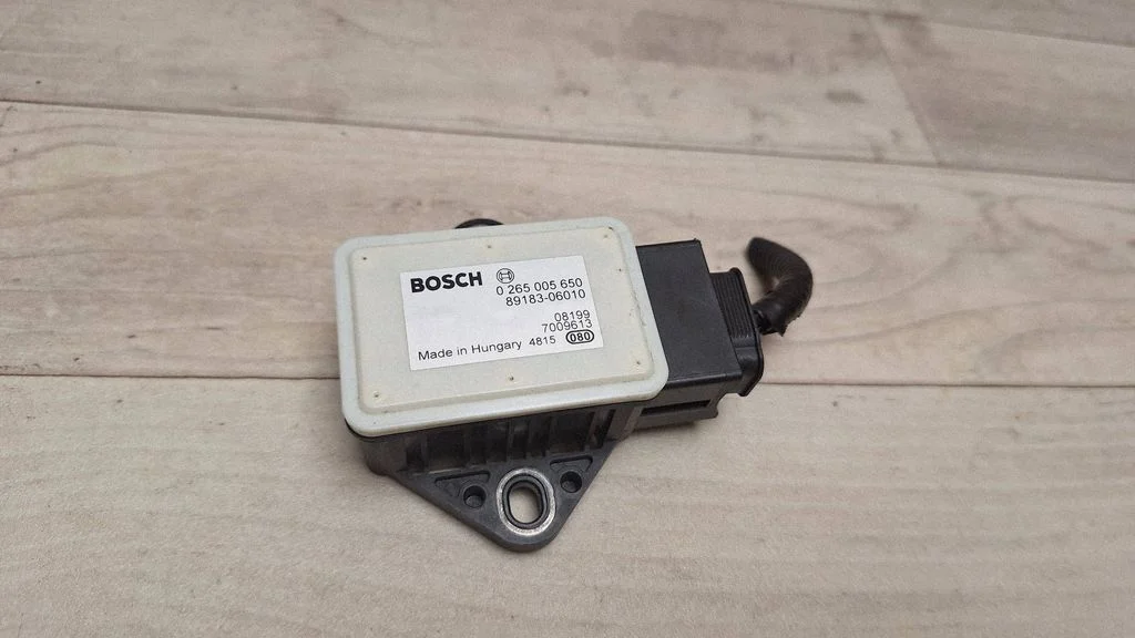 ESP acceleration yaw rate sensor – Toyota Auris 150 (2006-2012)
