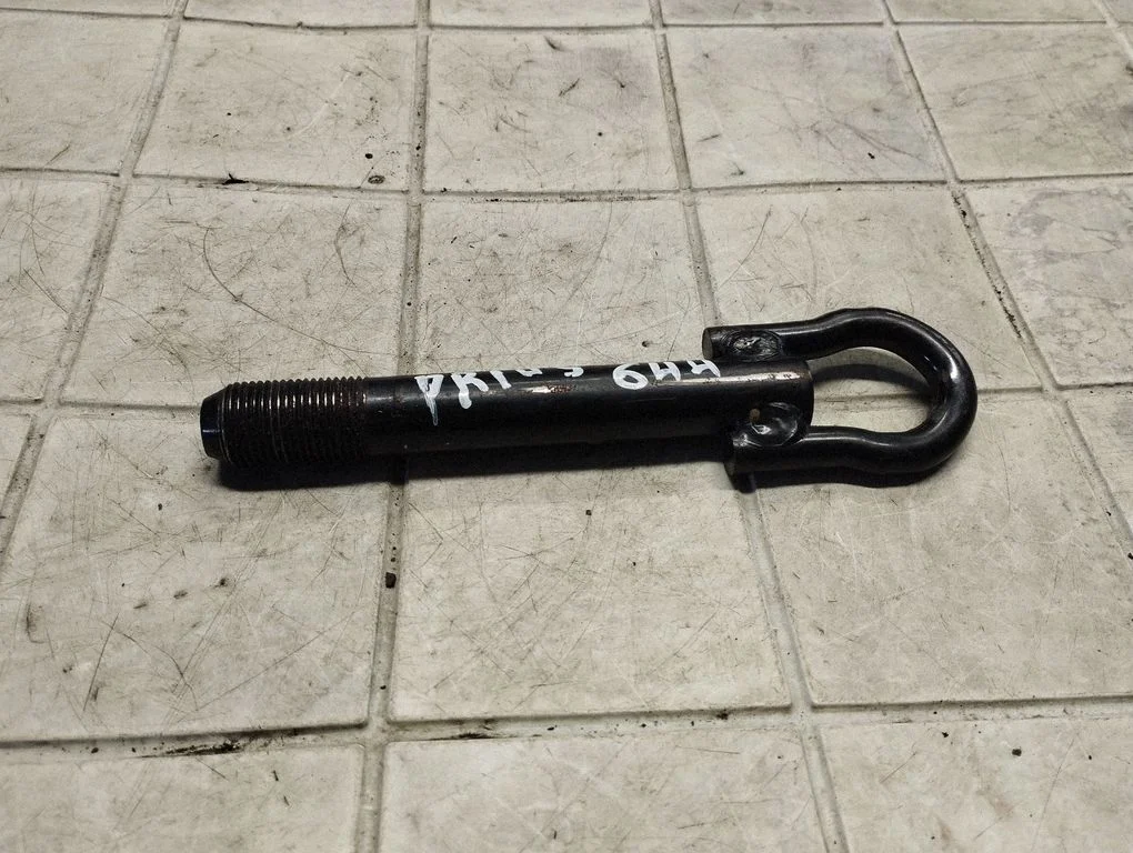Towing hook eye