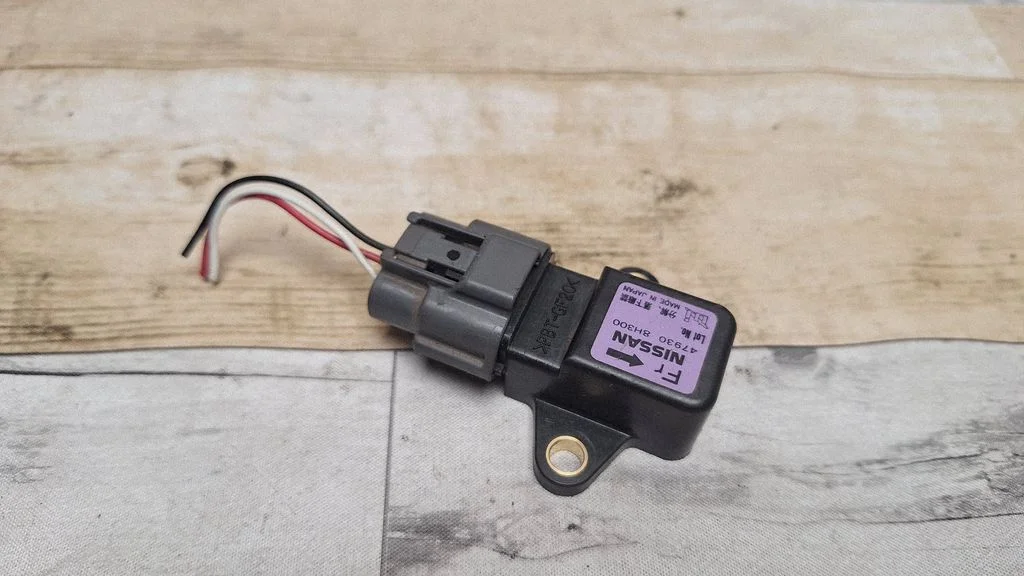 ESP acceleration yaw rate sensor – Nissan X-Trail T30 (2001-2007)