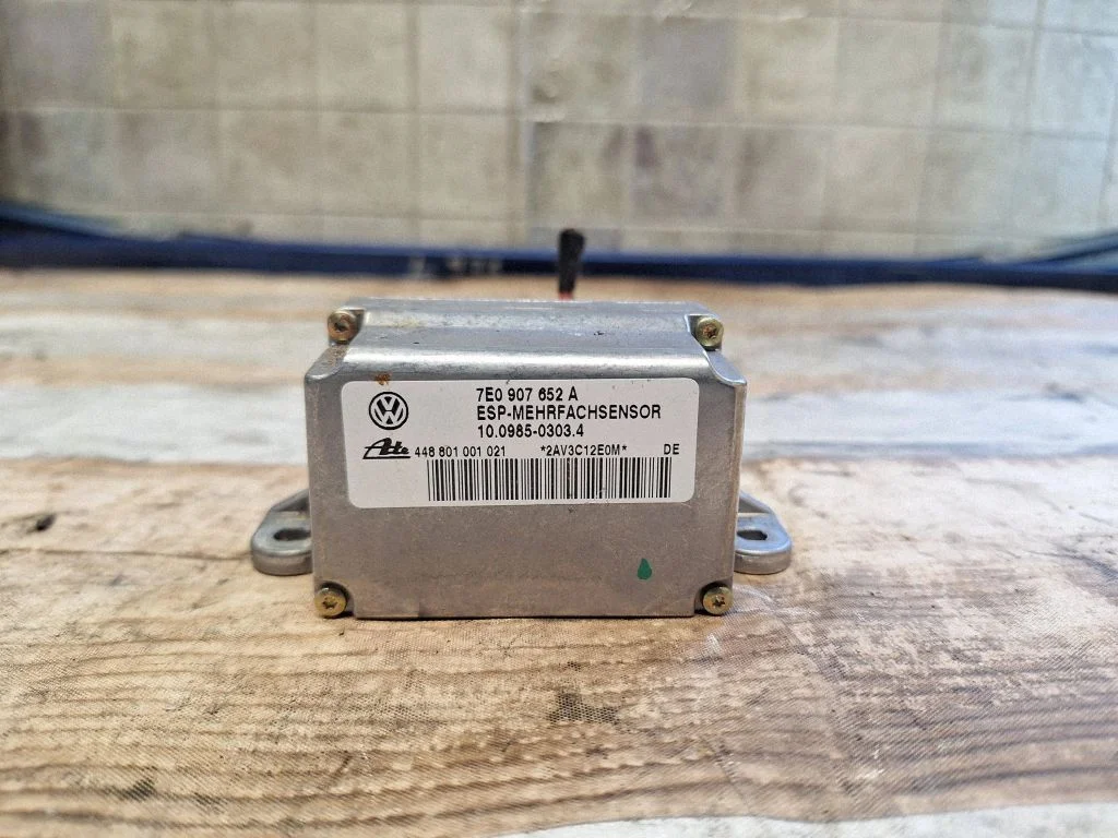ESP acceleration yaw rate sensor – Volkswagen Touareg I (2002-2010)