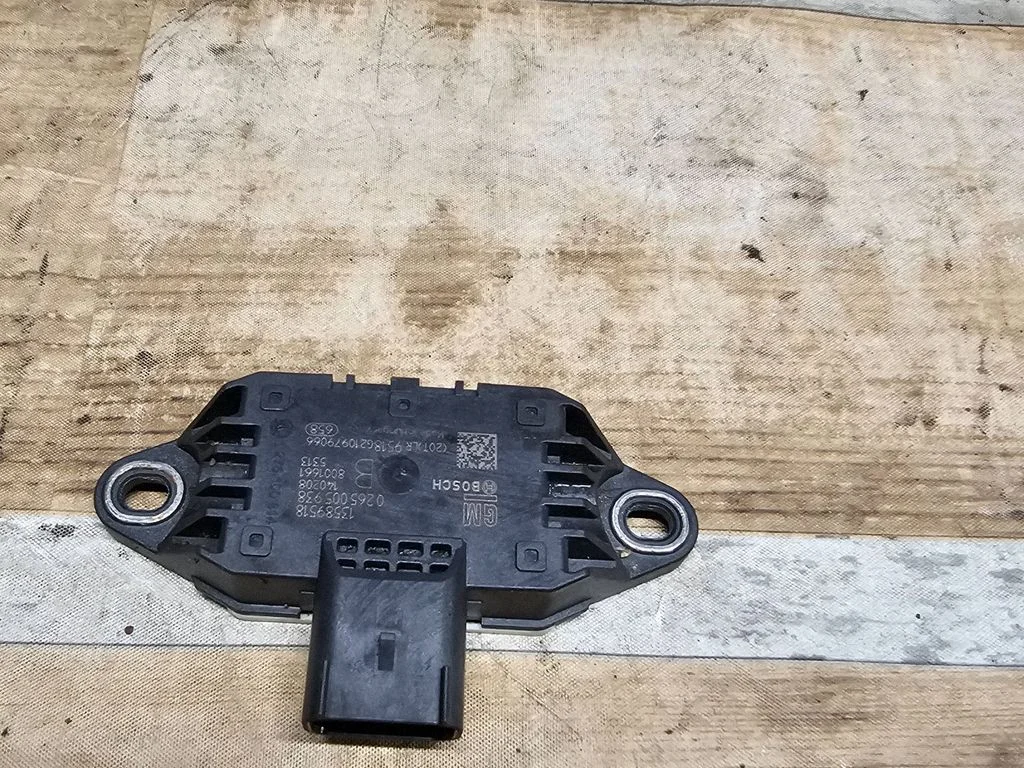 ESP (stabiilsussüsteemi) andur (pöördekiirusandur) 13589518 – Chevrolet Sonic (2011-2015)