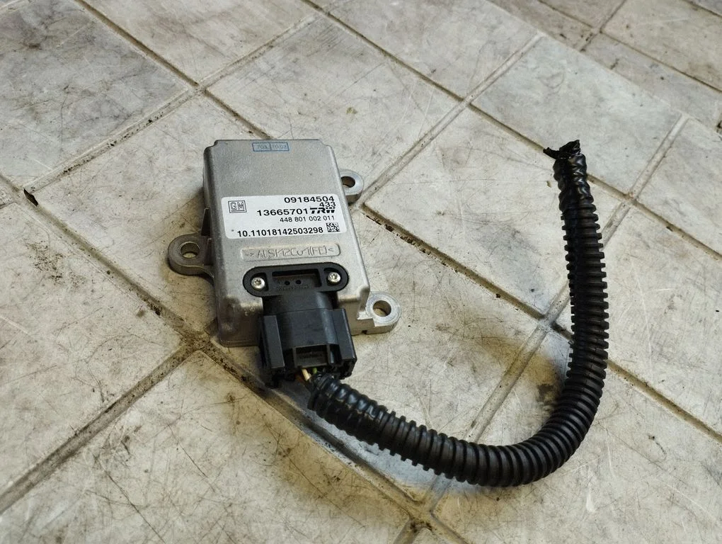 ESP (stabiilsussüsteemi) andur (pöördekiirusandur) 09184504