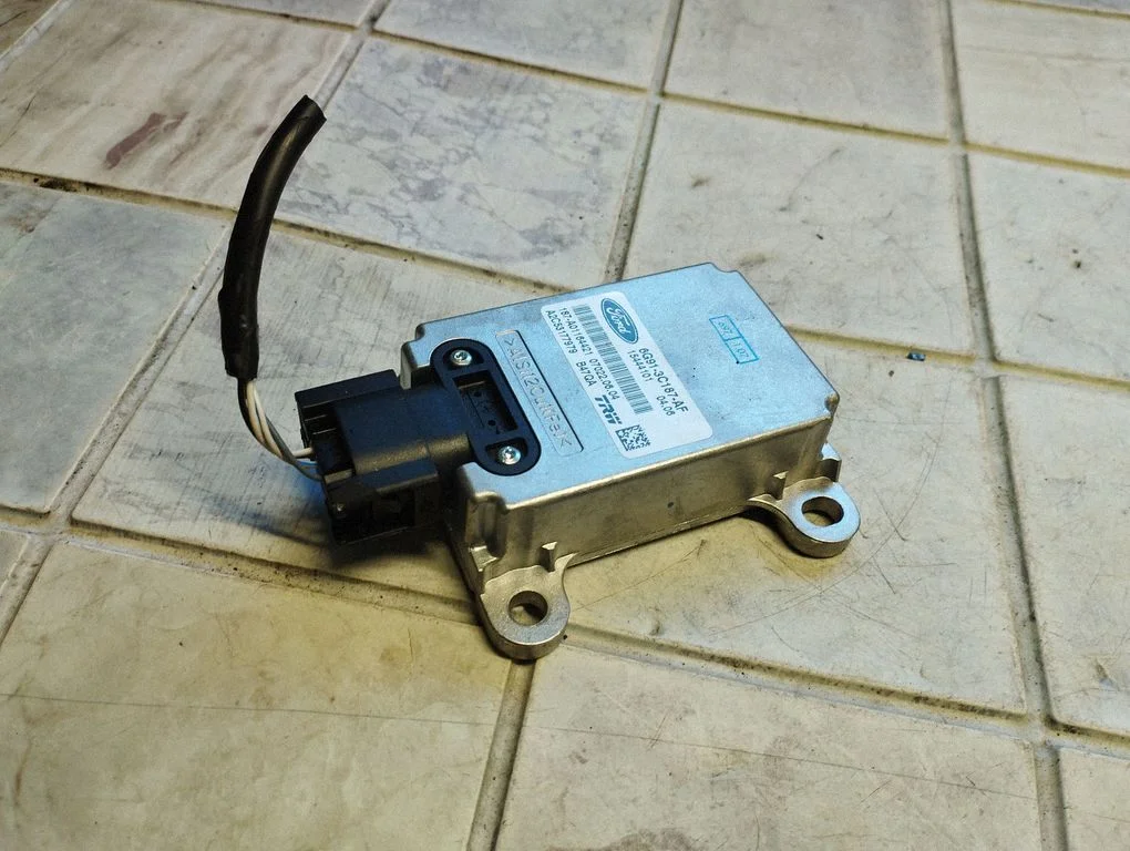 ESP acceleration yaw rate sensor – Ford S-MAX (2006-2015)