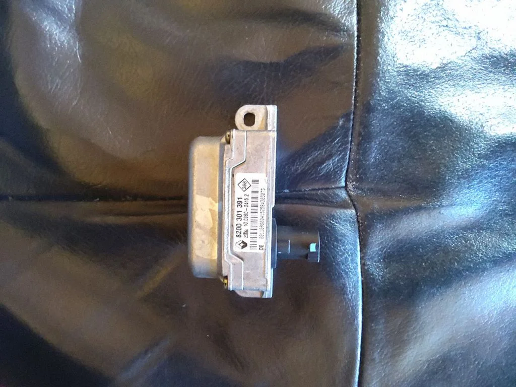 ESP acceleration yaw rate sensor – Renault Laguna II (2001-2007)