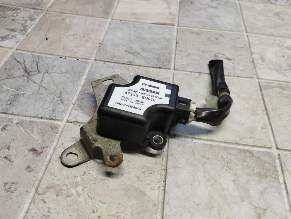 ESP acceleration yaw rate sensor – Nissan X-Trail T30 (2001-2007)