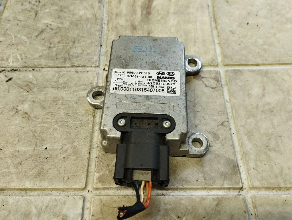 ESP acceleration yaw rate sensor 956902E310