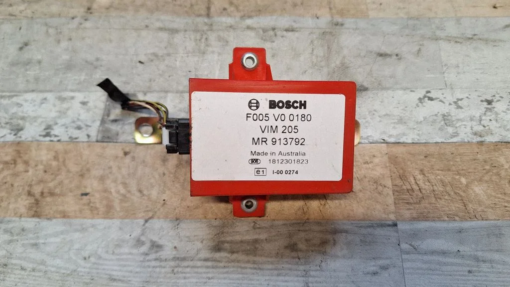 Immobilizer control unit/module F005V00180