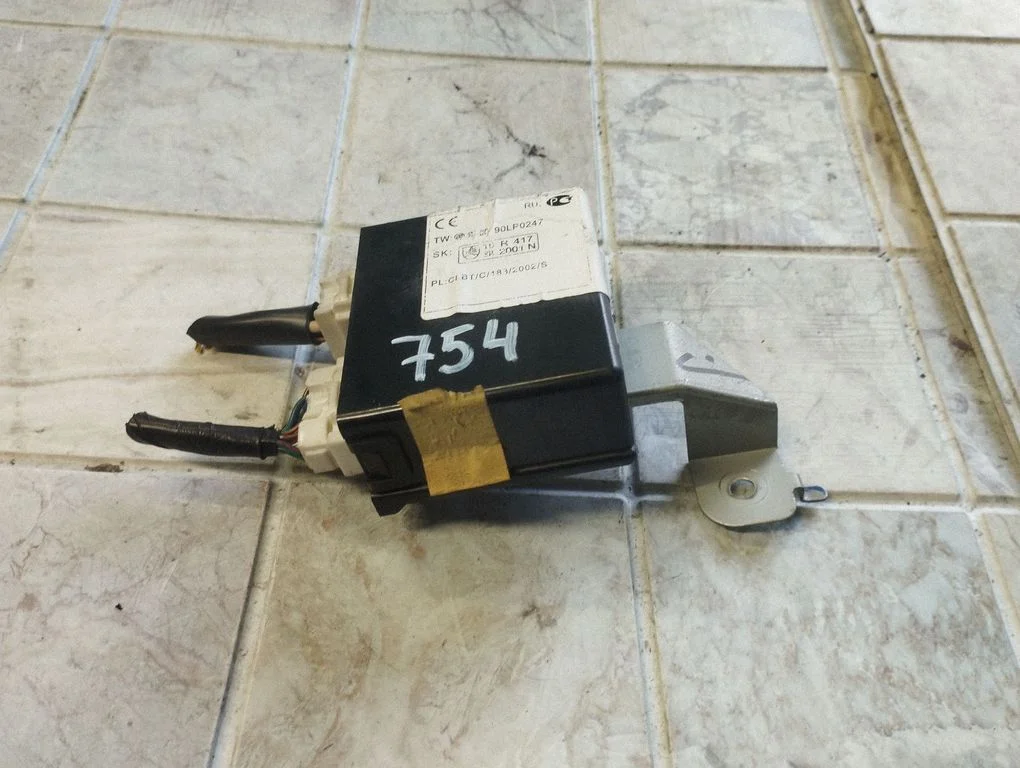 Immobilizer control unit/module GJ6A675000