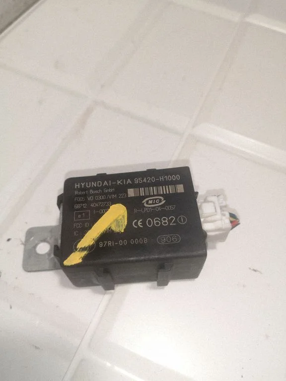 Immobilizer control unit/module 95420H1000