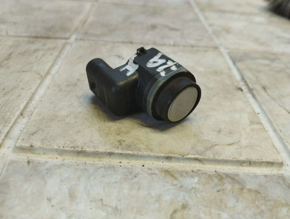 Parking PDC sensor – BMW 7 Series F01 F02 F03 F04 (2008-2016)