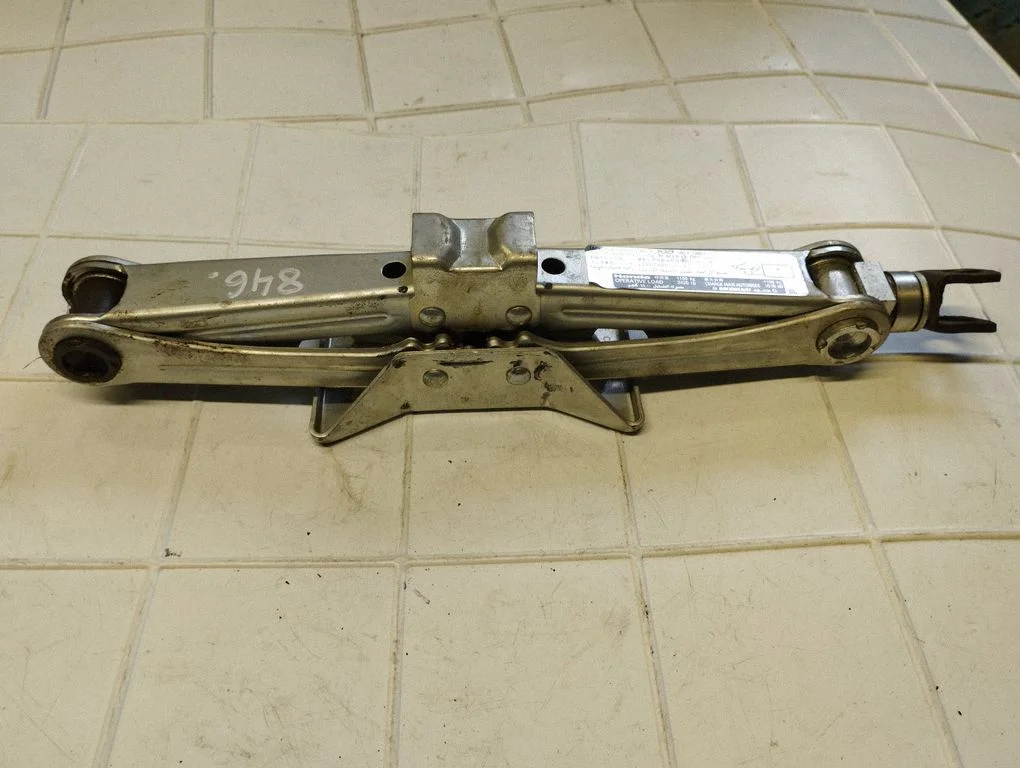 Lift Jack – Honda FR-V (2004-2009)