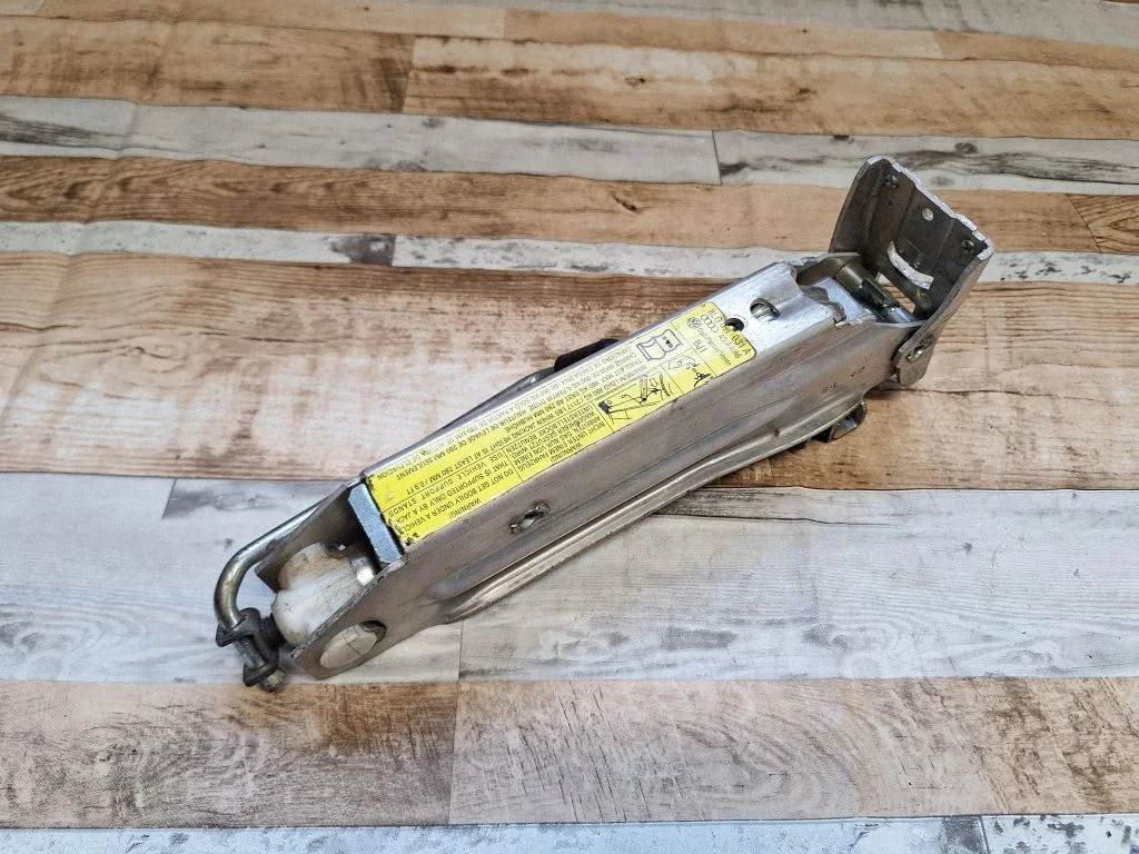 Lift Jack – Volkswagen Passat B5 (1997-2000)