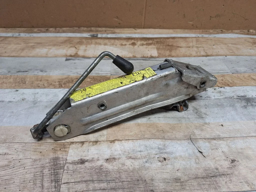 Lift Jack 8L0011031A