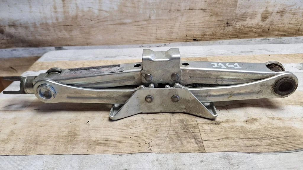 Lift Jack – Honda FR-V (2004-2009)