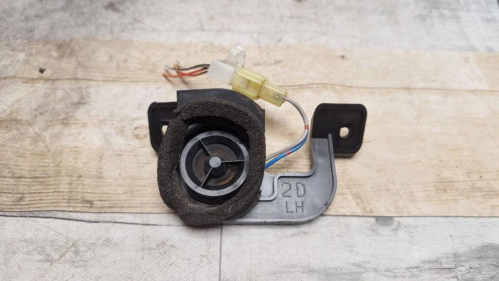 Front door high frequency speaker – Subaru Outback (2004-2006)