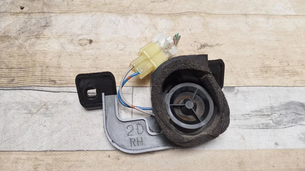 Front door high frequency speaker – Subaru Outback (2004-2006)