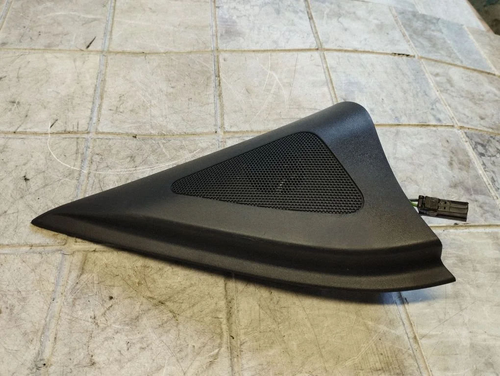 Front door high frequency speaker 876612B010